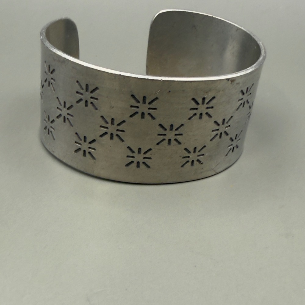 BESSI Pewter Norway Cuff Bracelet Stamped Star Pattern Silver Tone Wide Bangle